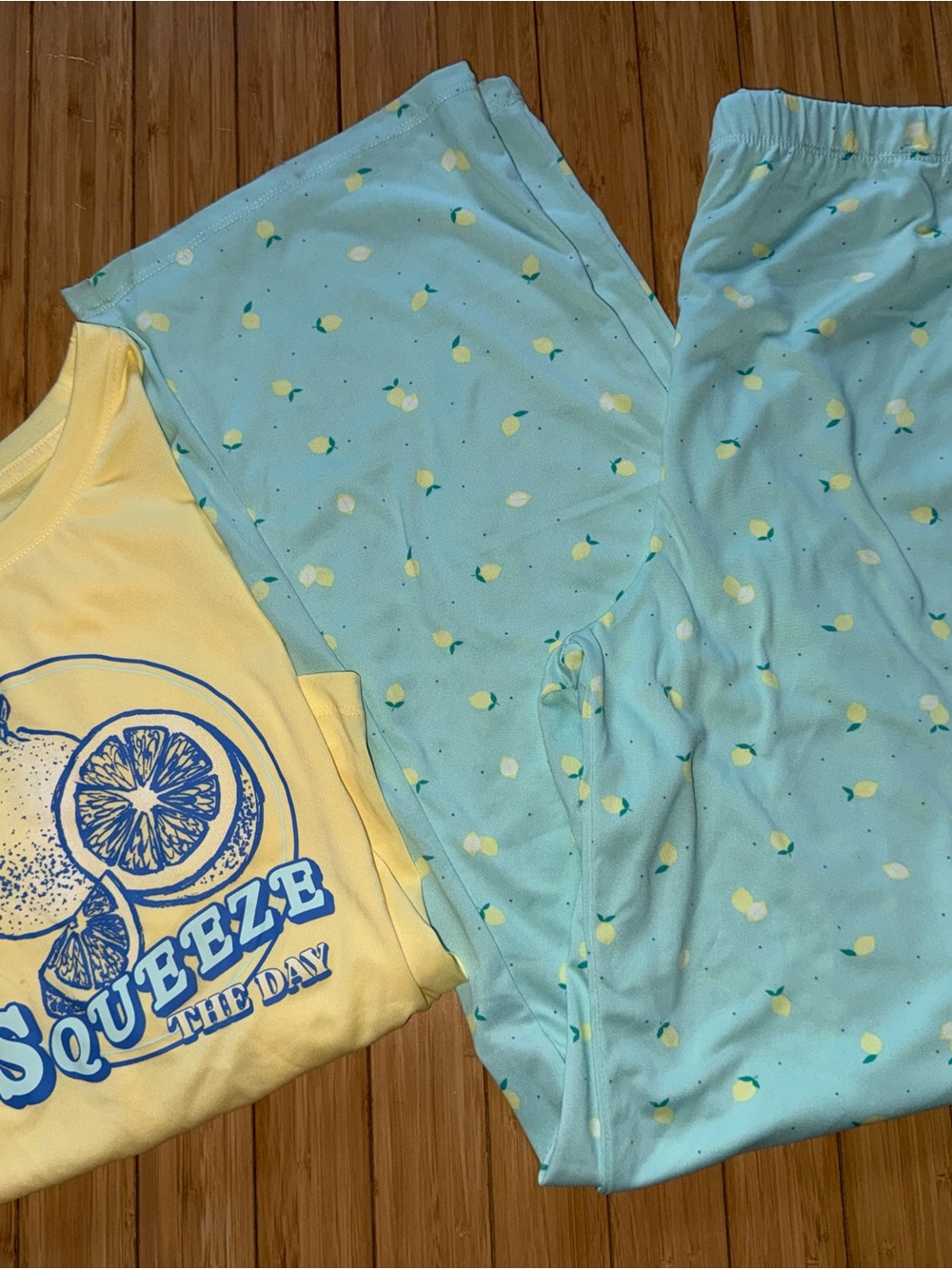 Wonder Nation Squeeze The Day Lemon Girls' Short Sleeve Tee and Pants Pajama Set